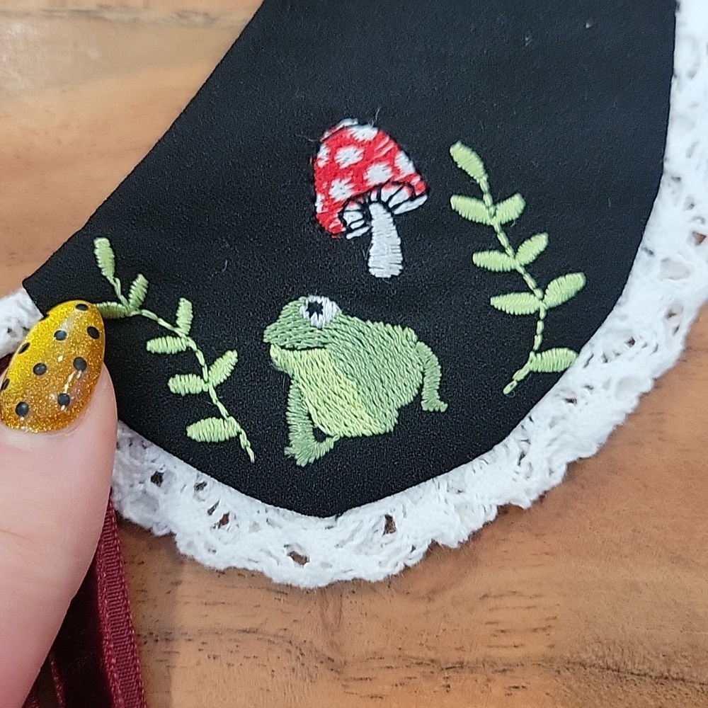 Black Lace-Trimmed Bib Collar Necklace with Embroidered Mushroom and Frog - Picture 3 of 5